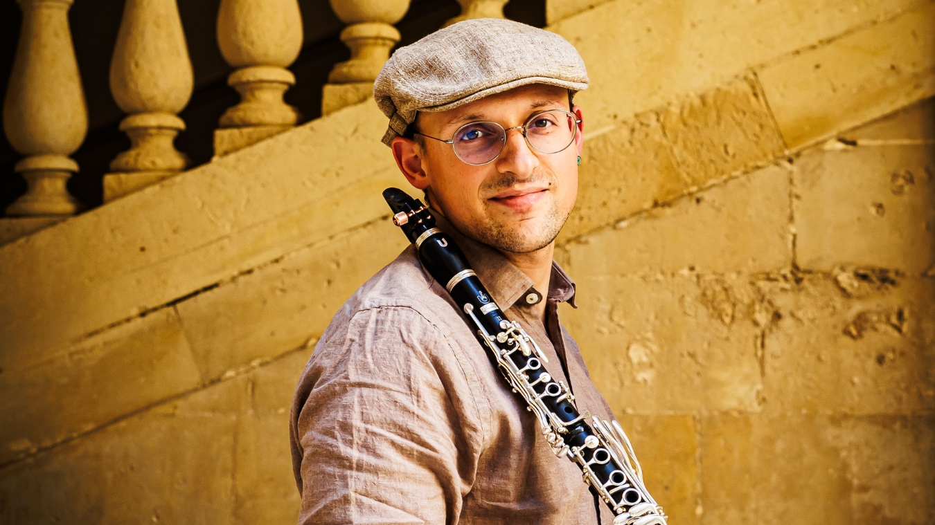 KEVIN SPAGNOLO Slider autres photos artistes 6 - Productions Internationales Albert Sarfati