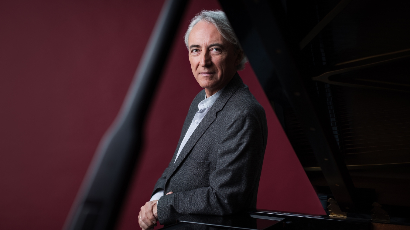 Bavouzet slider autres photos Ben Ealovega - Productions Internationales Albert Sarfati