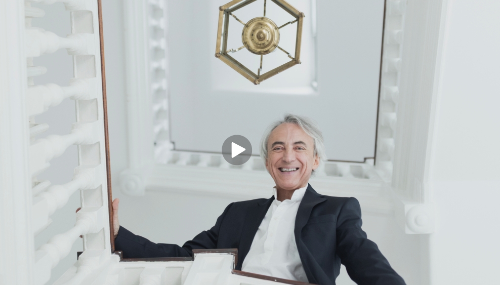 Bavouzet vignette video youtube 25 26 - Productions Internationales Albert Sarfati