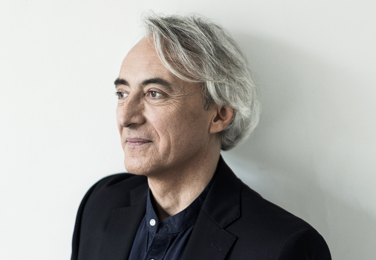 Jean Efflam Bavouzet credit Ben Ealovega IU - Productions Internationales Albert Sarfati