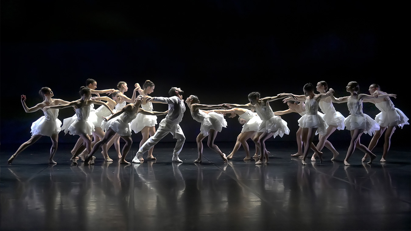 Ballet Preljocaj Le Lac des Signes Transcendanses PIAS 01 - Productions Internationales Albert Sarfati
