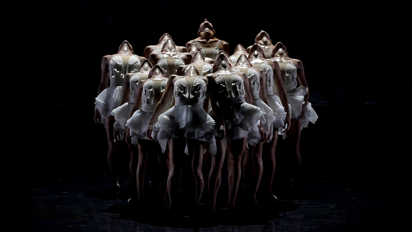 Ballet Preljocaj Le Lac des Signes Transcendanses PIAS 03 - Productions Internationales Albert Sarfati