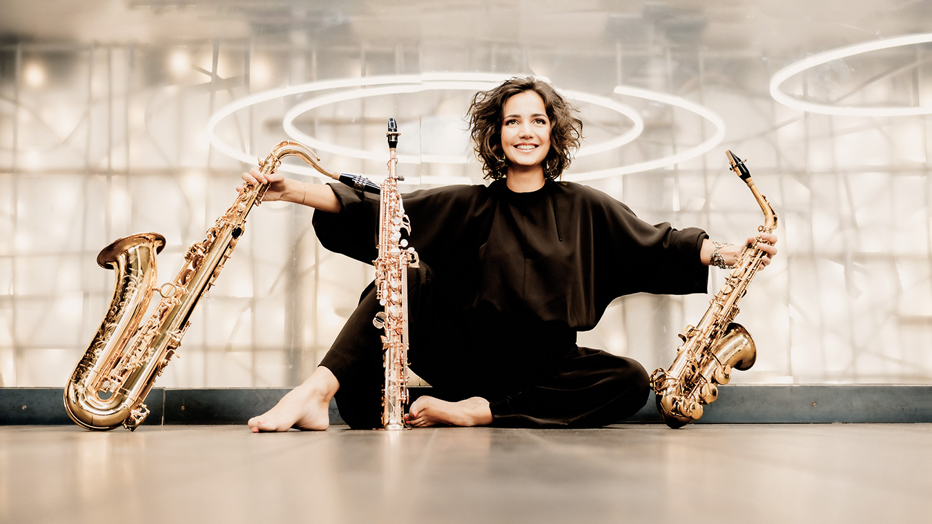 Asya Fateyeva 8 04 ASYA FATEYEVA carusel 2025 26 - Productions Internationales Albert Sarfati